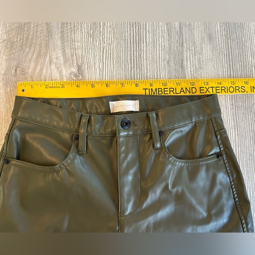 Altar'd State Womens Faux Leather Cargo Green Pants Wide leg Leg pockets Sz 5/27 - Picture 7 of 10
